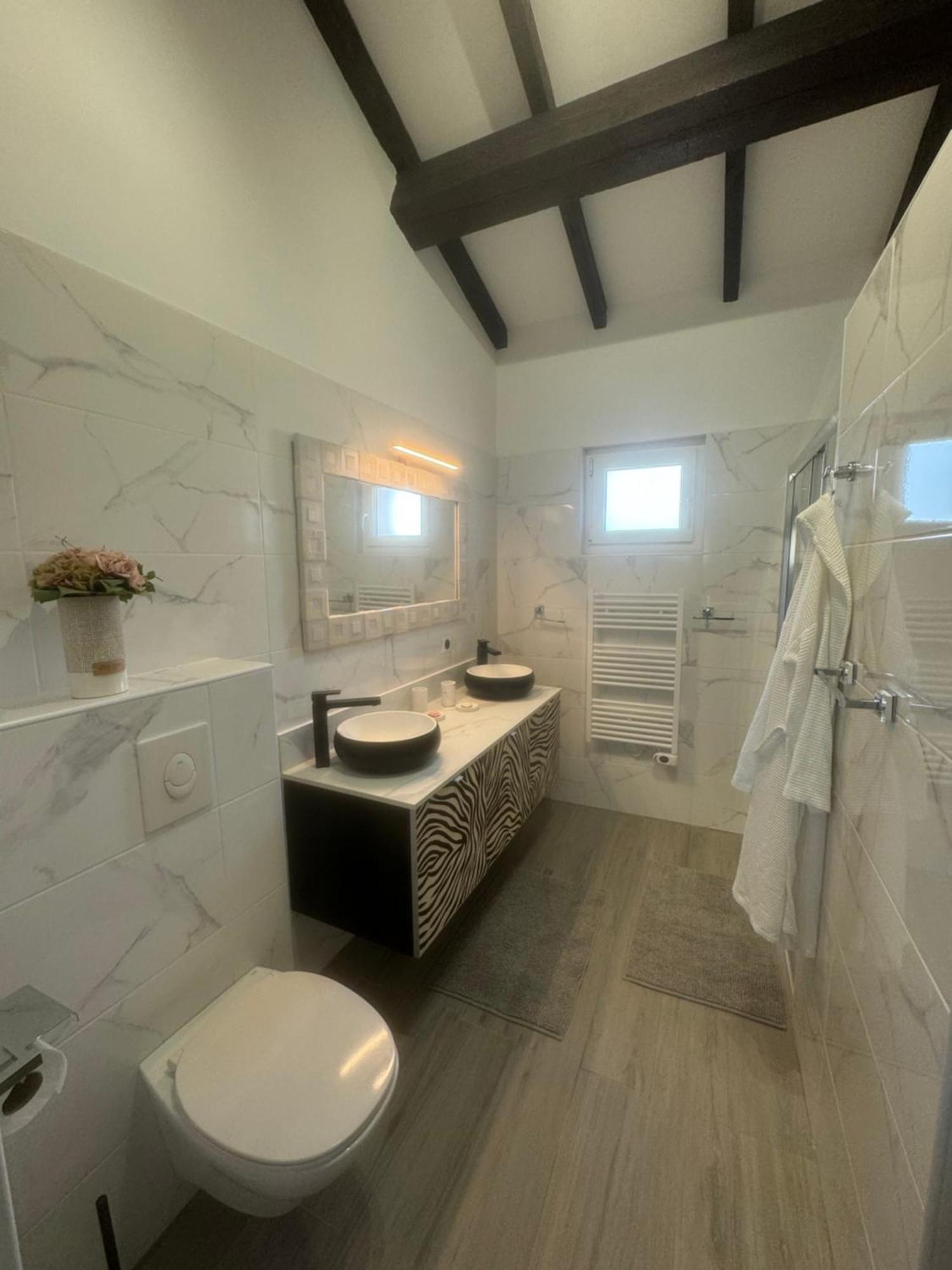 Pervenche Bed & Breakfast Marseille Bagian luar foto